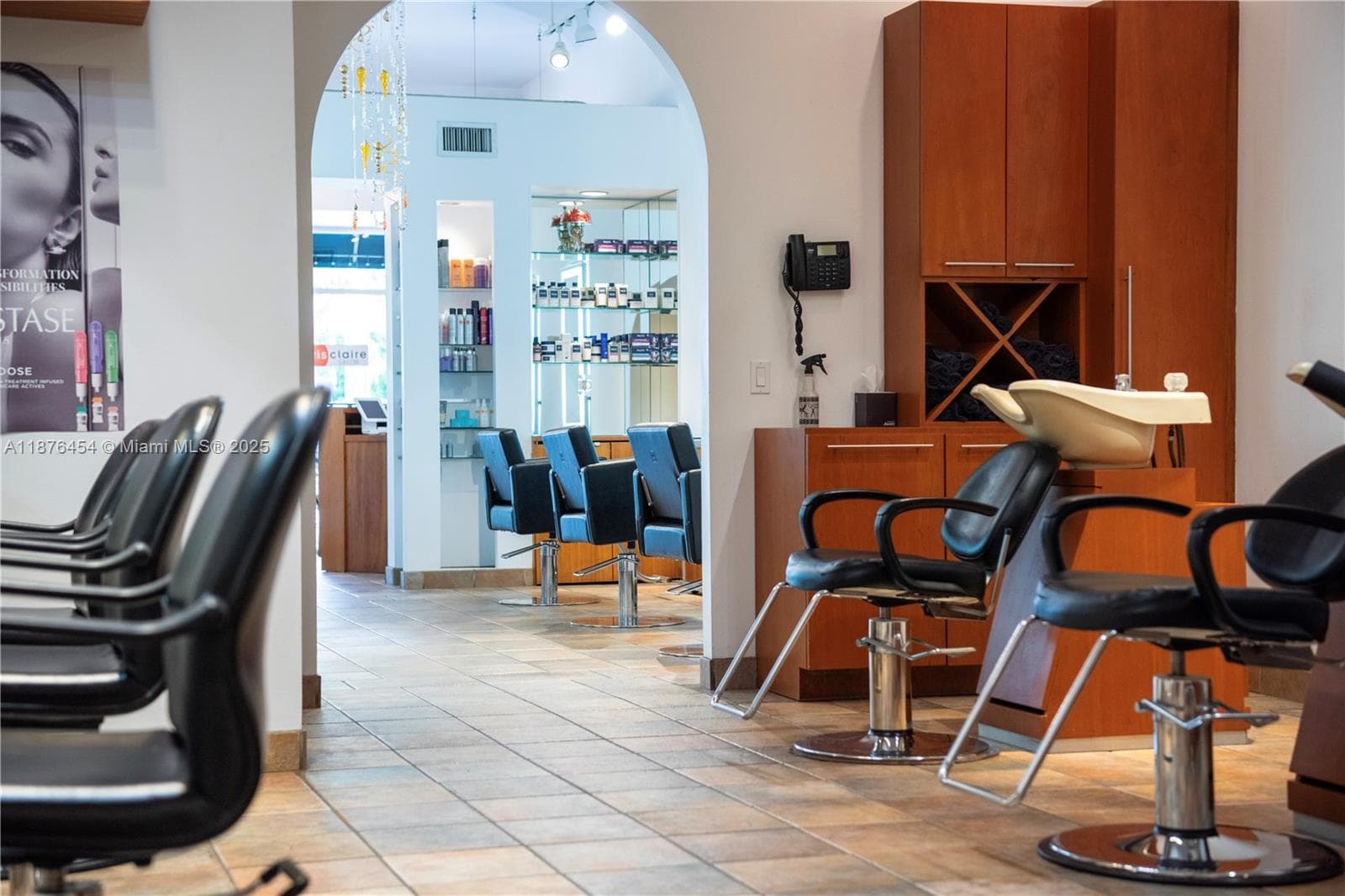 345 MIRACLE MILE, Coral Gables FL 33134 — 18