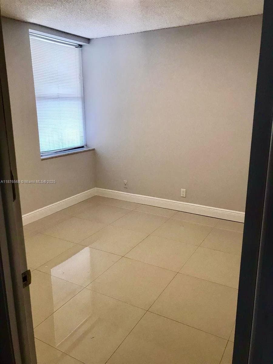 20381 NE 30th Ave # 7, Aventura FL 33180 — 17