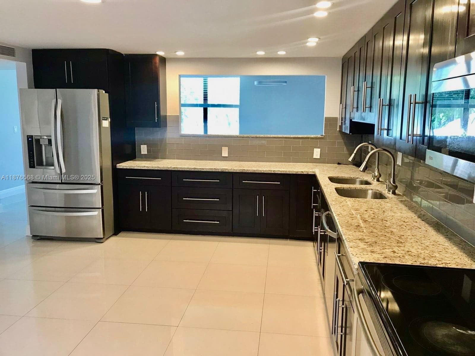 20381 NE 30th Ave # 7, Aventura FL 33180 — 3