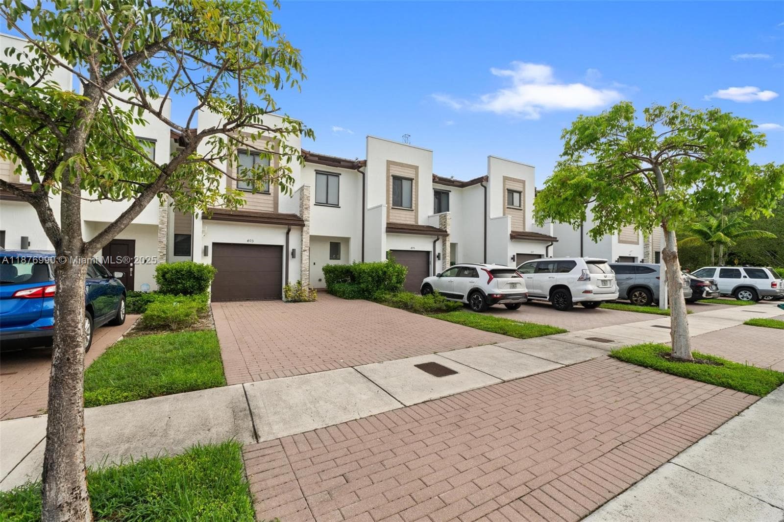 403 NE 212th St, Miami FL 33179 — 2