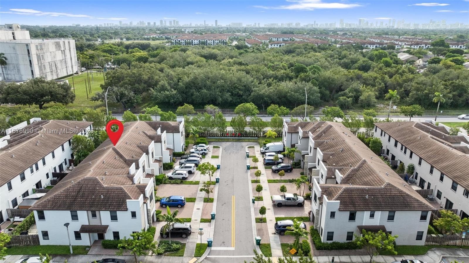 403 NE 212th St, Miami FL 33179 — 39