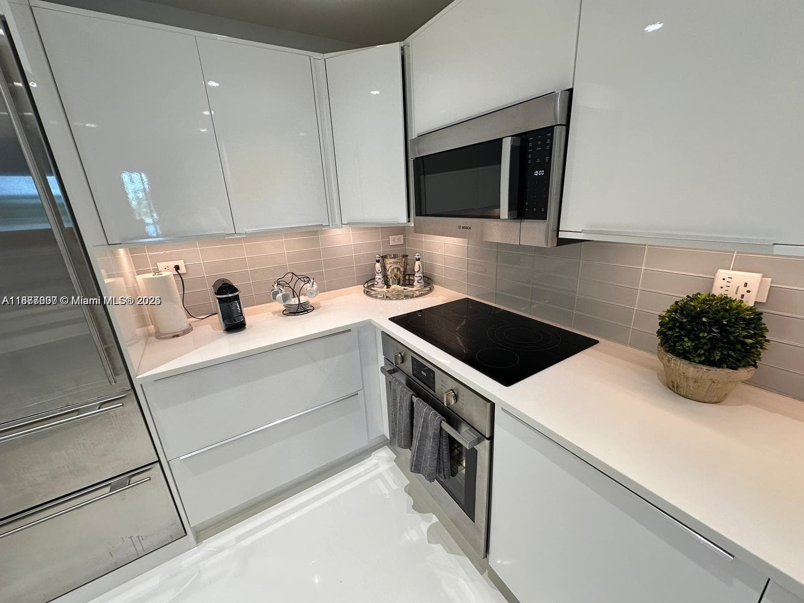 2301 Collins Ave # 611, Miami Beach FL 33139 — 13