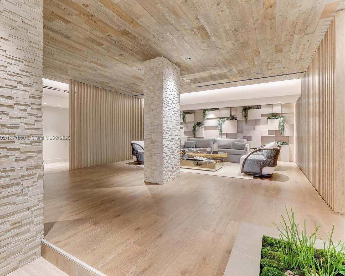 2301 Collins Ave # 611, Miami Beach FL 33139 — 22