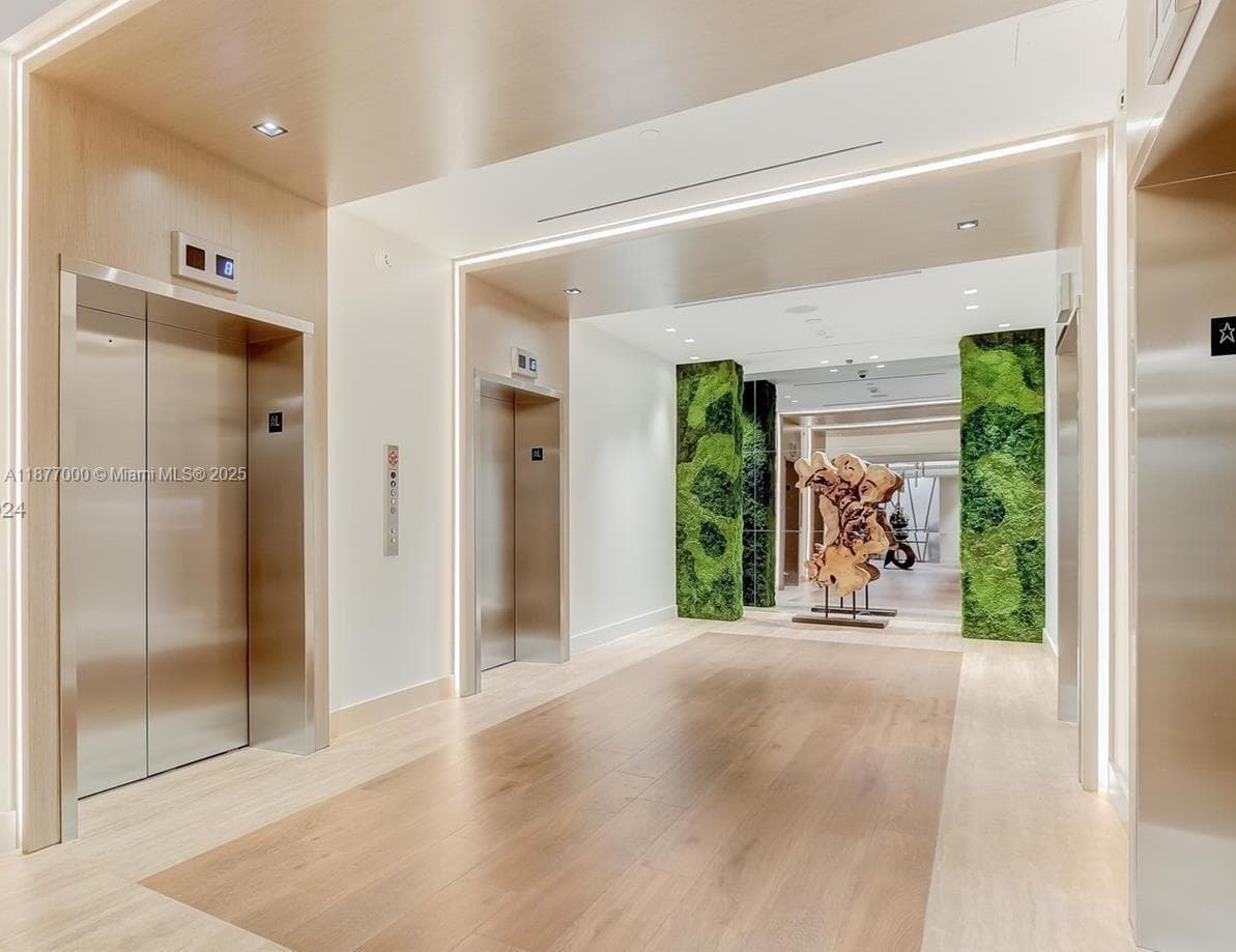 2301 Collins Ave # 611, Miami Beach FL 33139 — 24