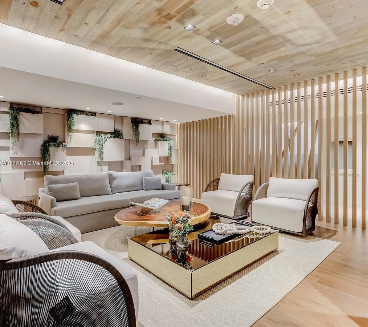 2301 Collins Ave # 611, Miami Beach FL 33139 — 30