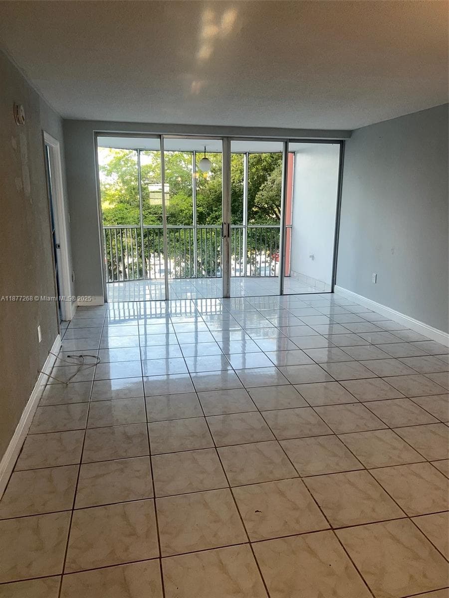 1780 NE 191st St # 2, Miami FL 33179 — 4