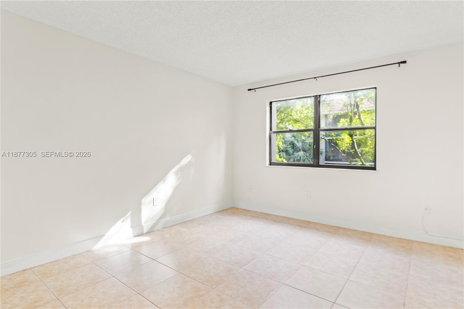 481 Ives Dairy Rd # 4, Miami FL 33179 — 12