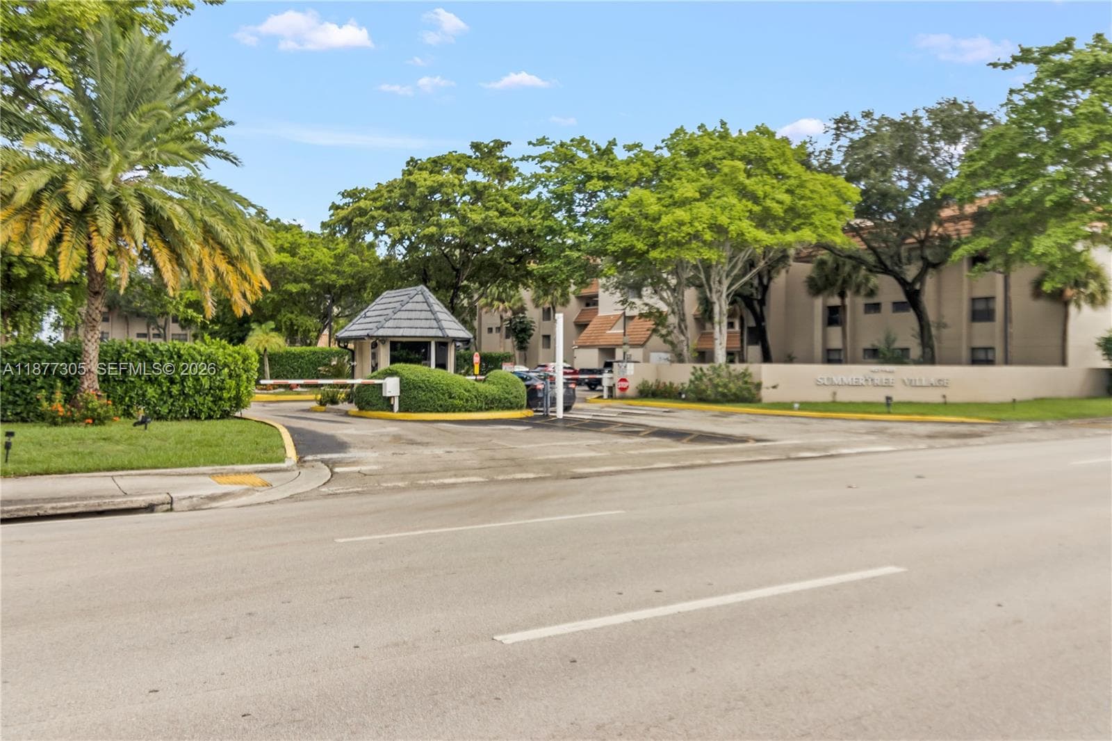481 Ives Dairy Rd # 4, Miami FL 33179 — 36