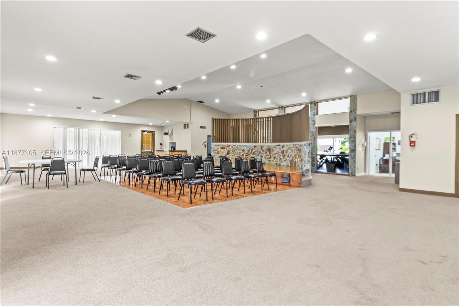 481 Ives Dairy Rd # 4, Miami FL 33179 — 34