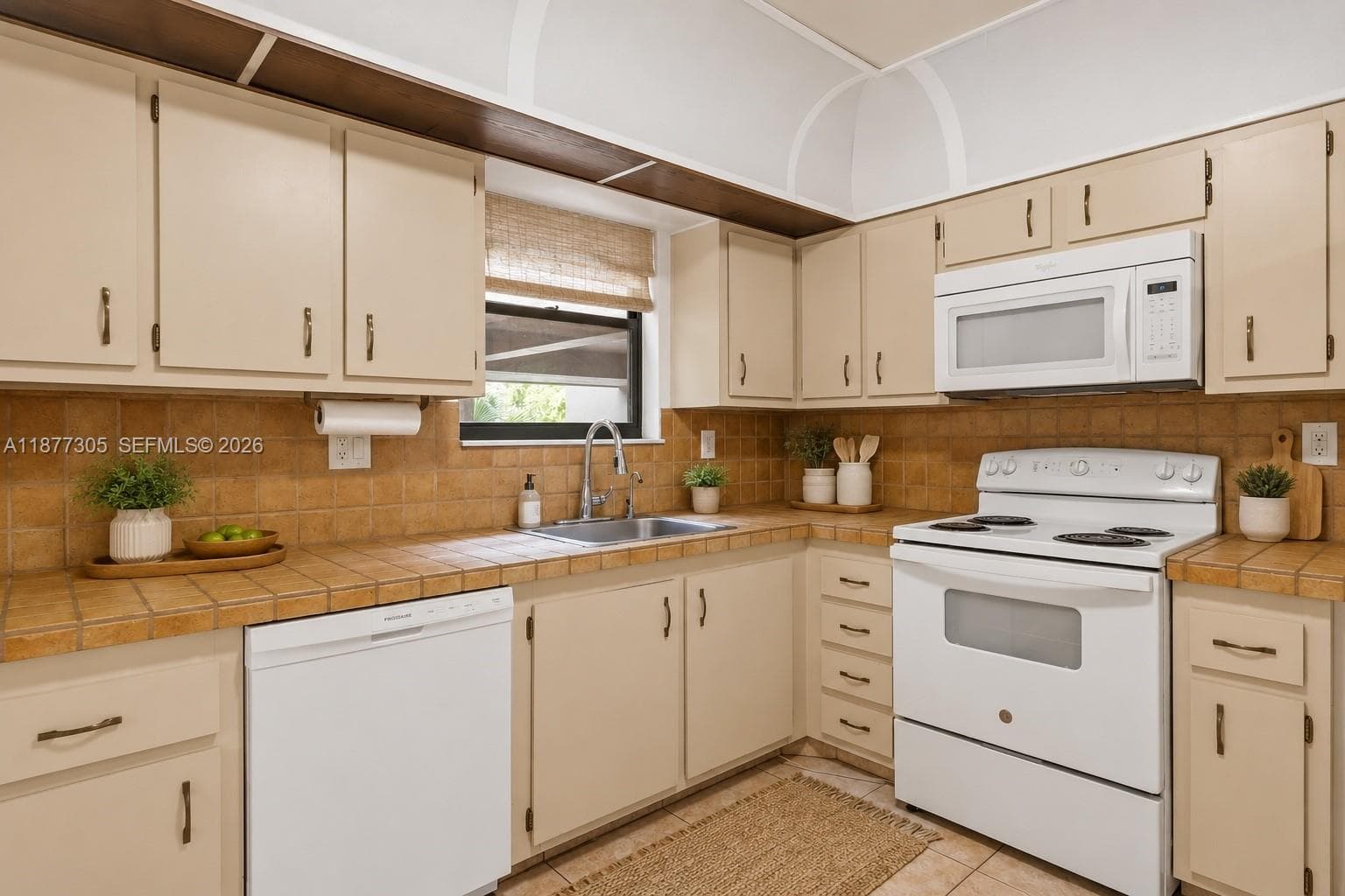 481 Ives Dairy Rd # 4, Miami FL 33179 — 10