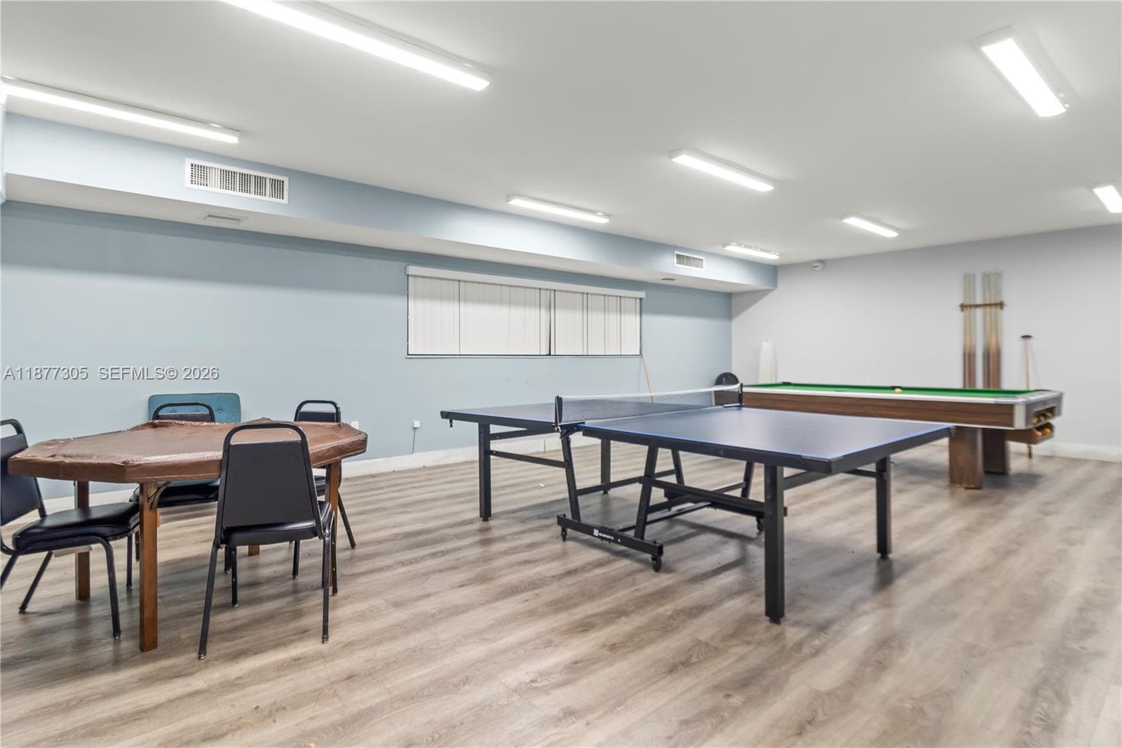 481 Ives Dairy Rd # 4, Miami FL 33179 — 33