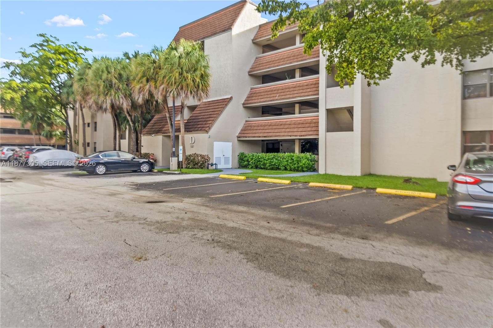 481 Ives Dairy Rd # 4, Miami FL 33179 — 37