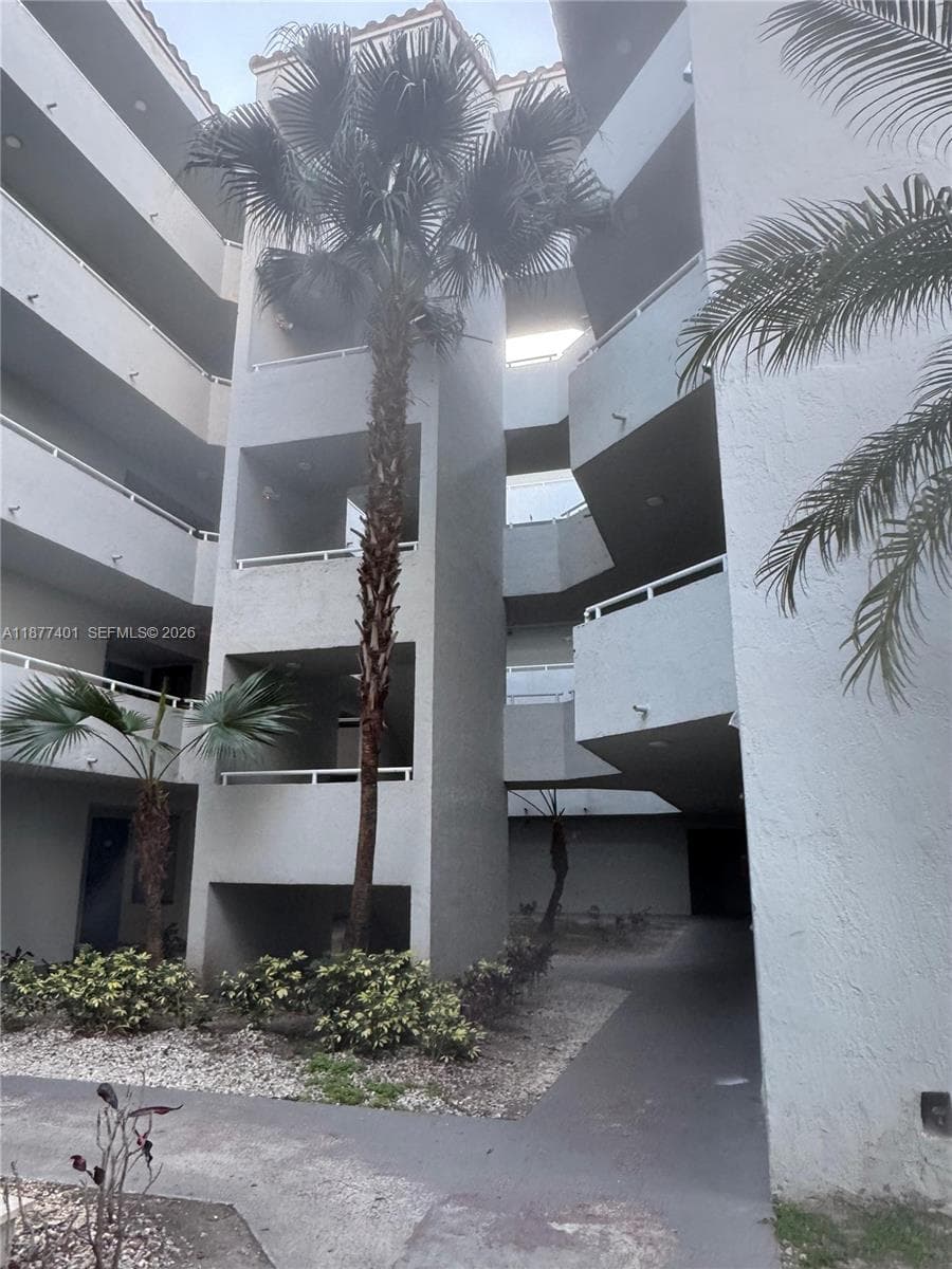 8205 SW 152nd Ave # 414, Miami FL 33193 — 17