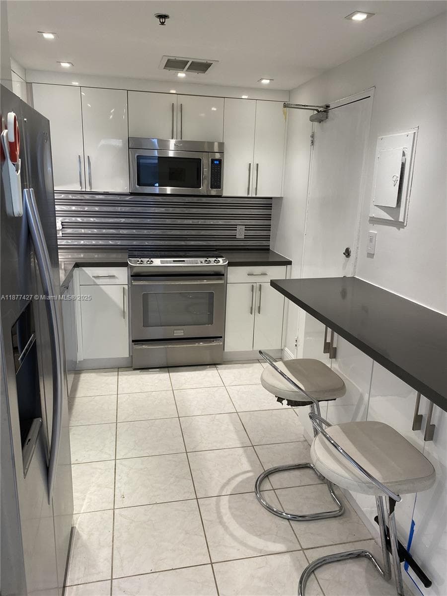 10185 Collins Ave # 319, Bal Harbour FL 33154 — 10