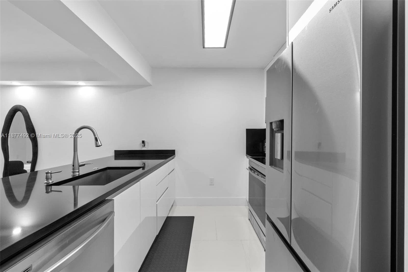 1200 Brickell Bay Dr # 2812, Miami FL 33131 — 24