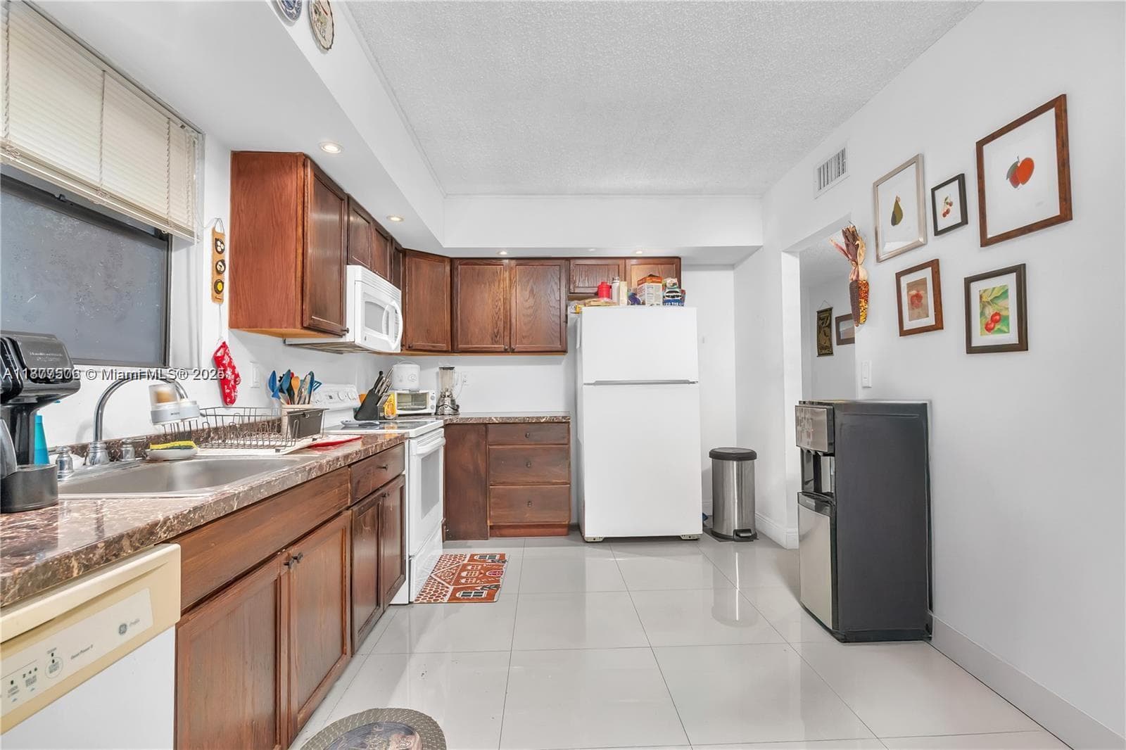 491 Ives Dairy Rd # 5, Miami FL 33179 — 6
