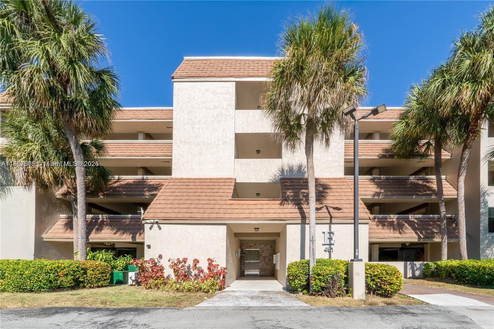491 Ives Dairy Rd # 5, Miami FL 33179 — 1