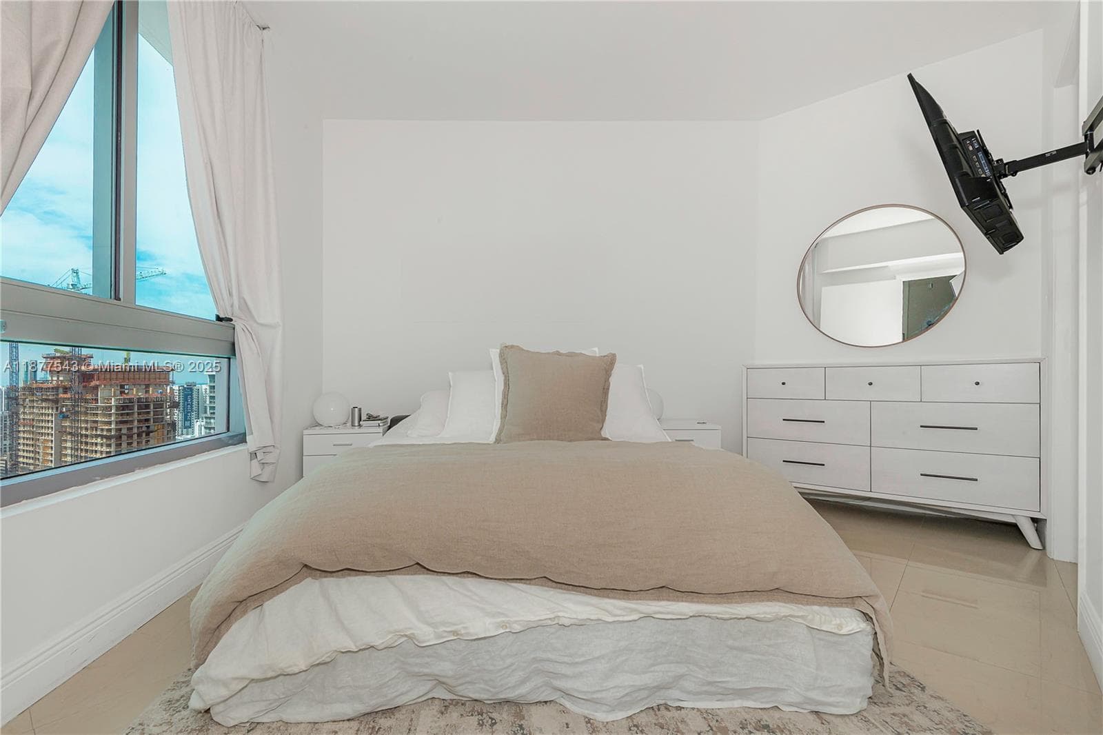 350 S Miami Ave # 3508, Miami FL 33130 — 17