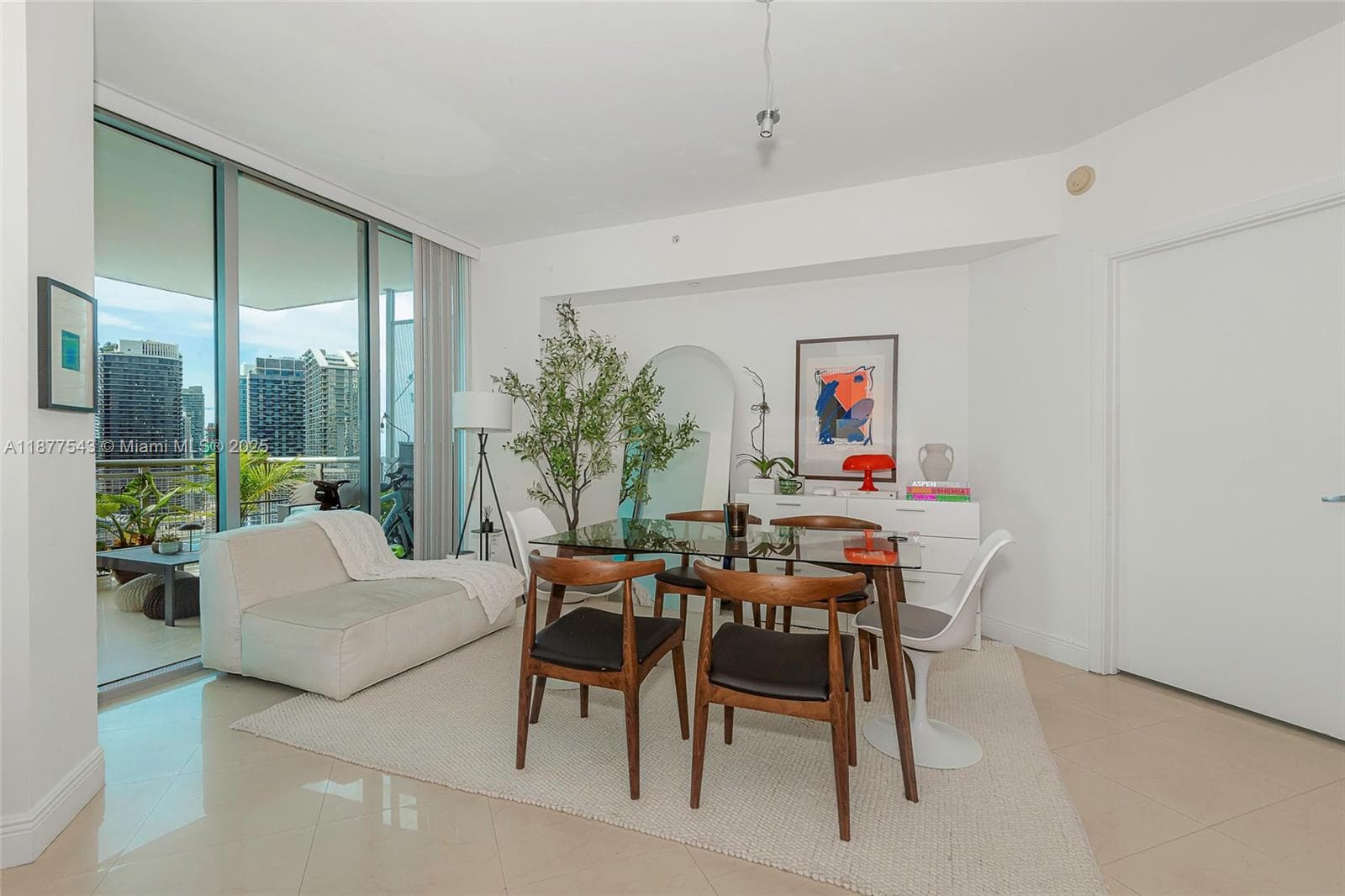 350 S Miami Ave # 3508, Miami FL 33130 — 16