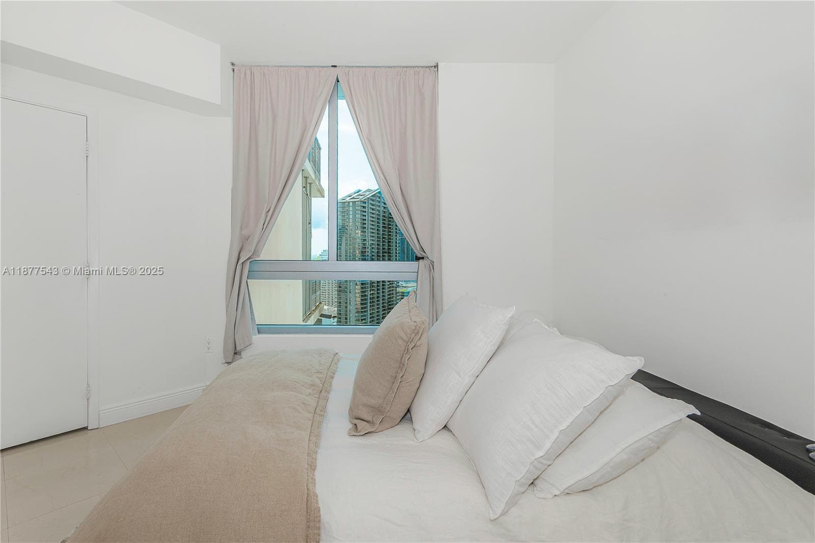 350 S Miami Ave # 3508, Miami FL 33130 — 19