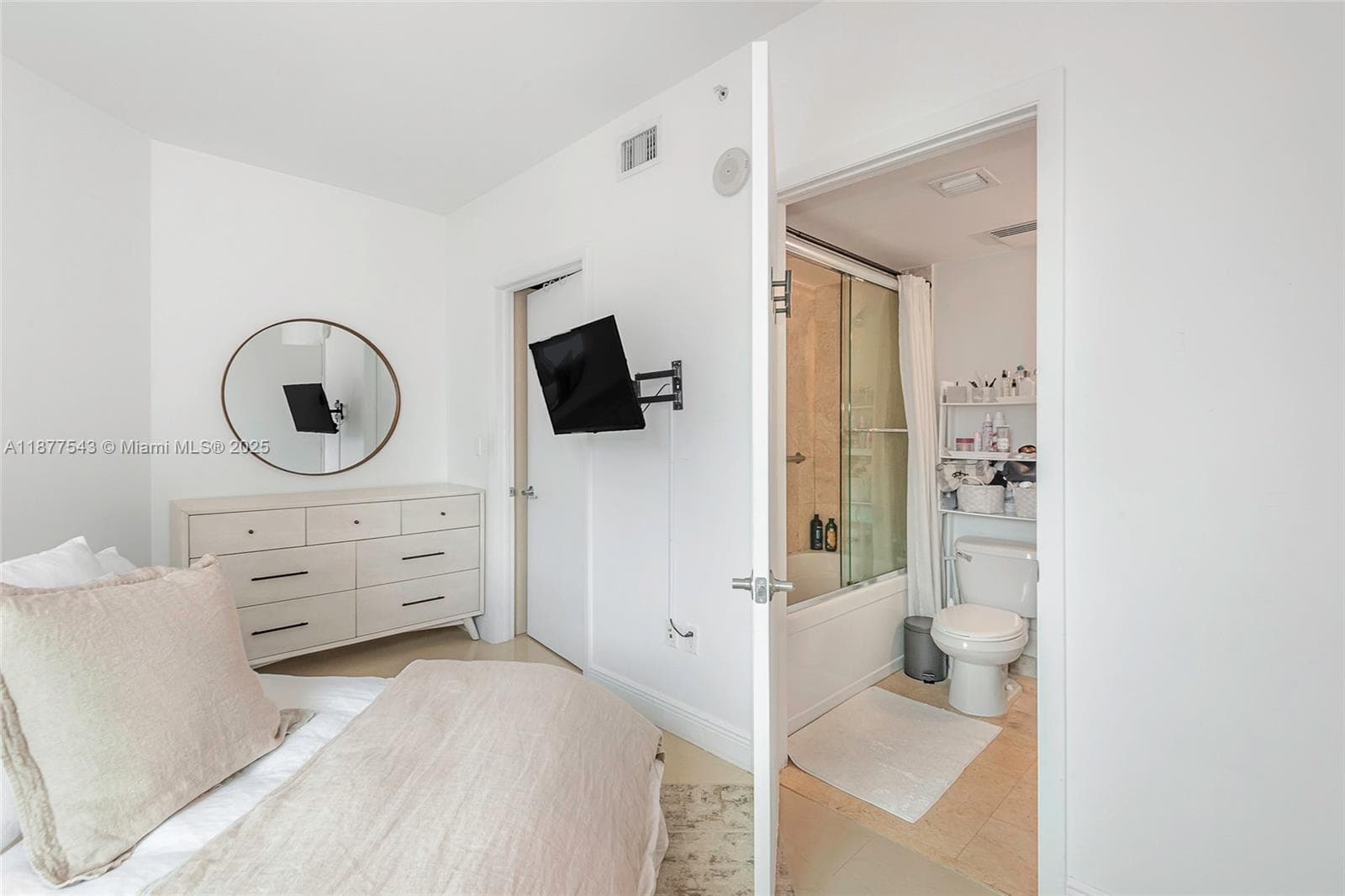 350 S Miami Ave # 3508, Miami FL 33130 — 21