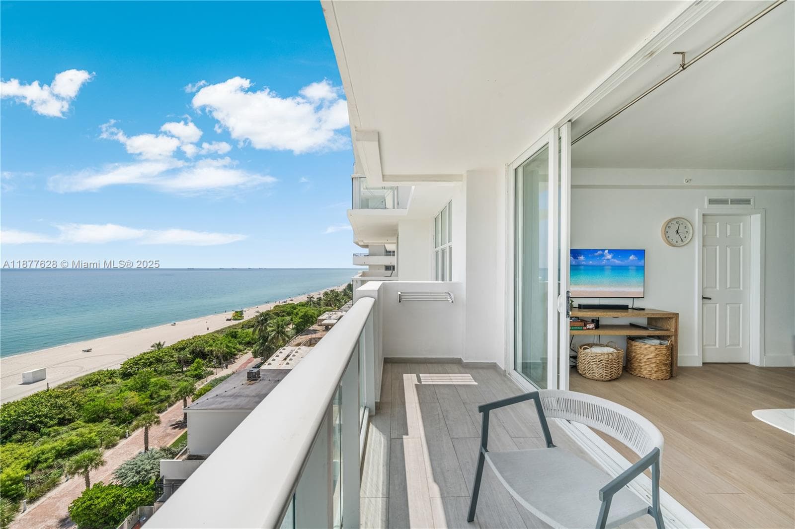 5601 Collins Ave # 1011, Miami Beach FL 33140 — 16