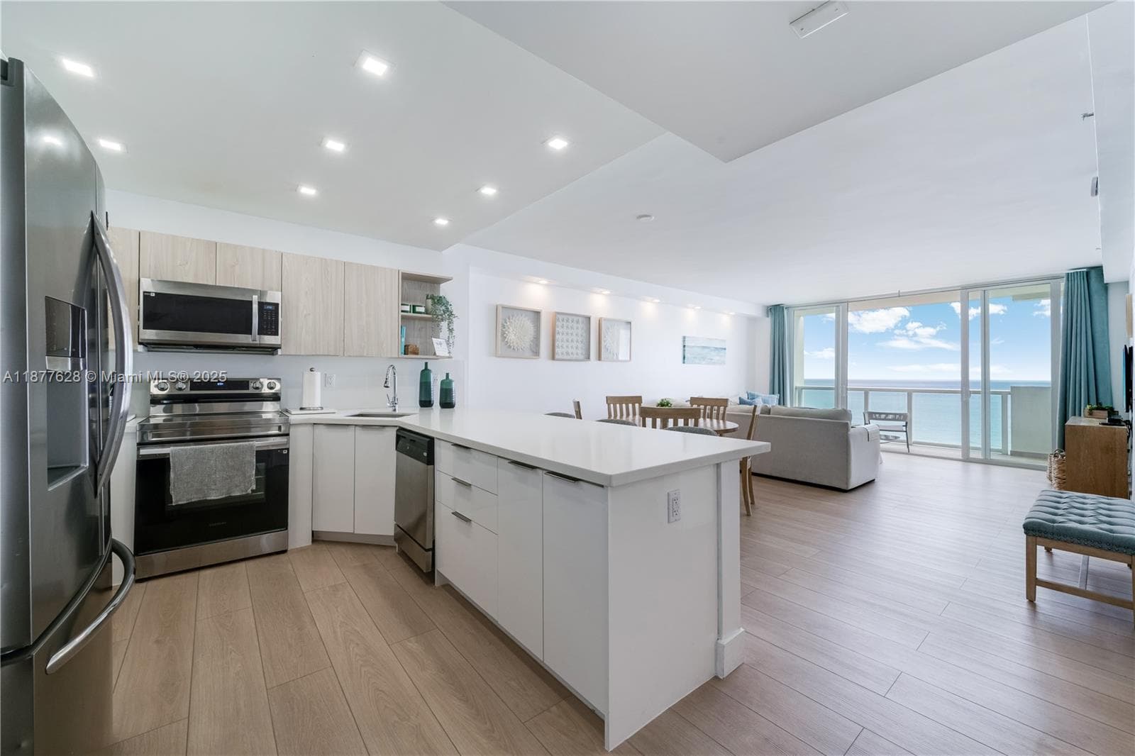 5601 Collins Ave # 1011, Miami Beach FL 33140 — 12