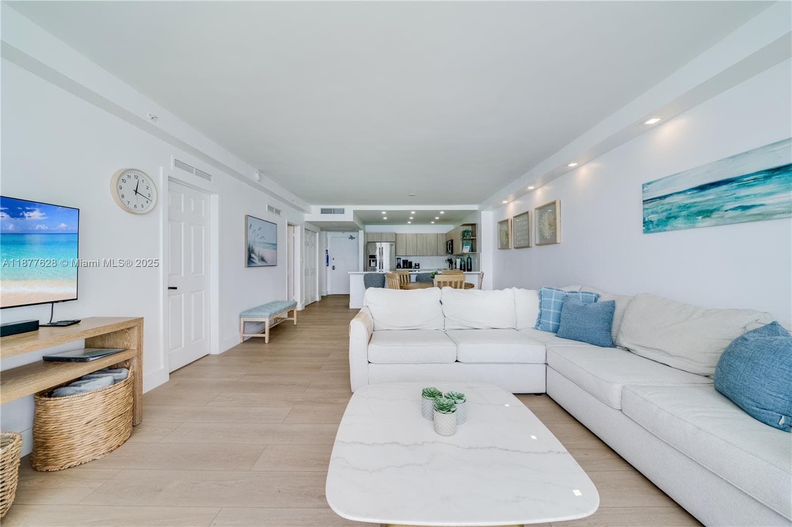 5601 Collins Ave # 1011, Miami Beach FL 33140 — 5