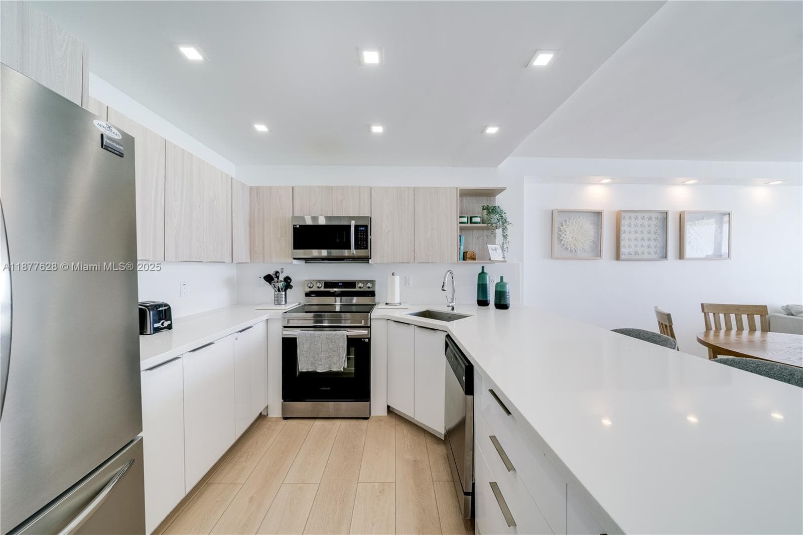 5601 Collins Ave # 1011, Miami Beach FL 33140 — 10