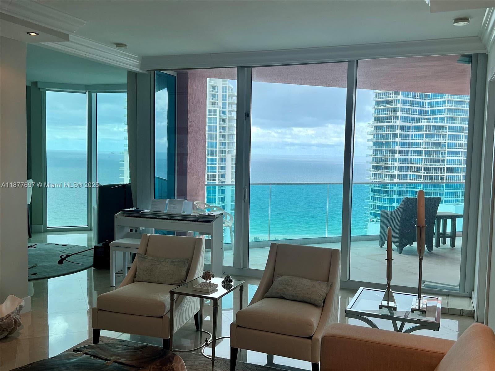 300 S Pointe Dr # 2806, Miami Beach FL 33139 — 2