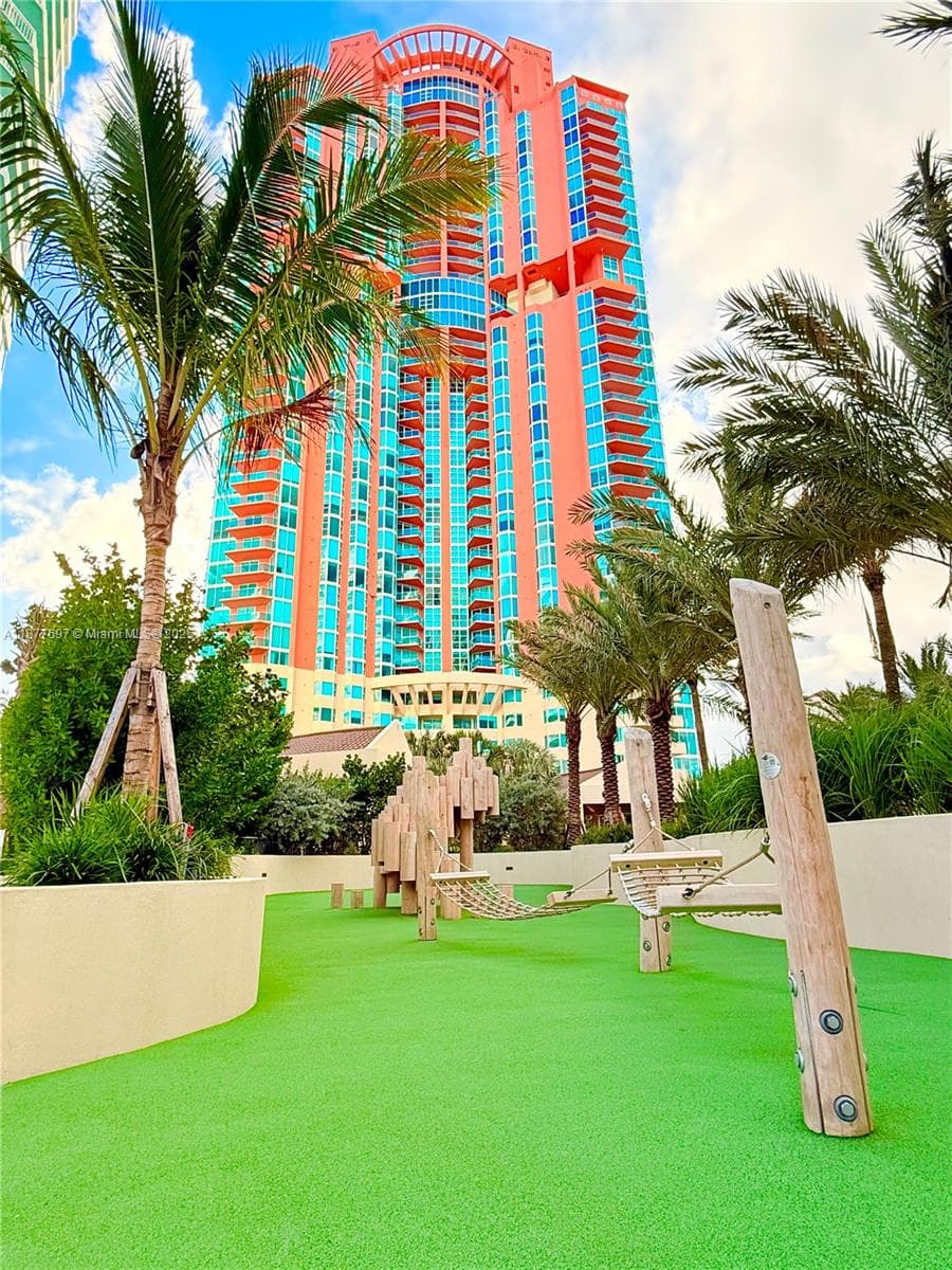 300 S Pointe Dr # 2806, Miami Beach FL 33139 — 56