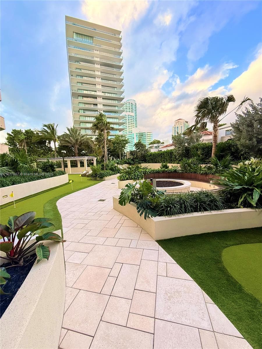 300 S Pointe Dr # 2806, Miami Beach FL 33139 — 46