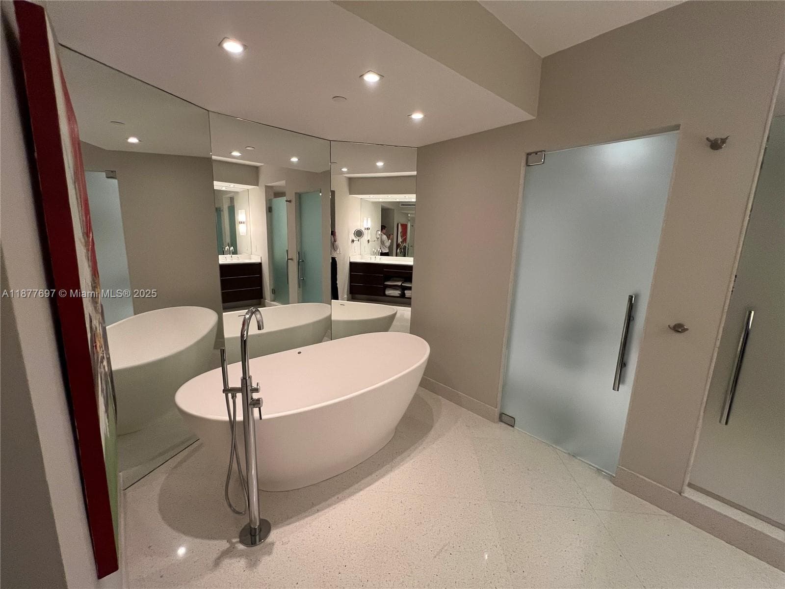 300 S Pointe Dr # 2806, Miami Beach FL 33139 — 7