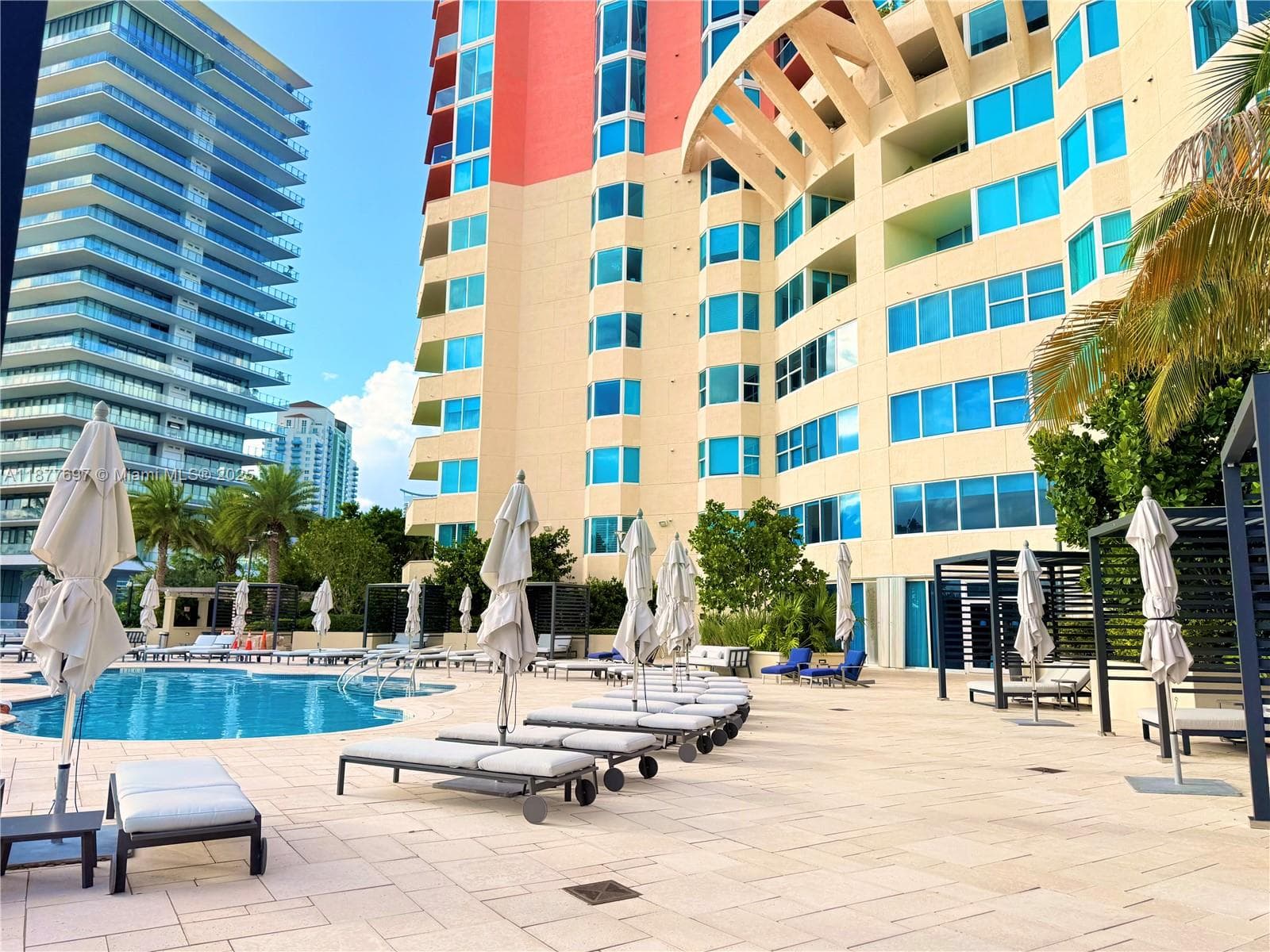 300 S Pointe Dr # 2806, Miami Beach FL 33139 — 24