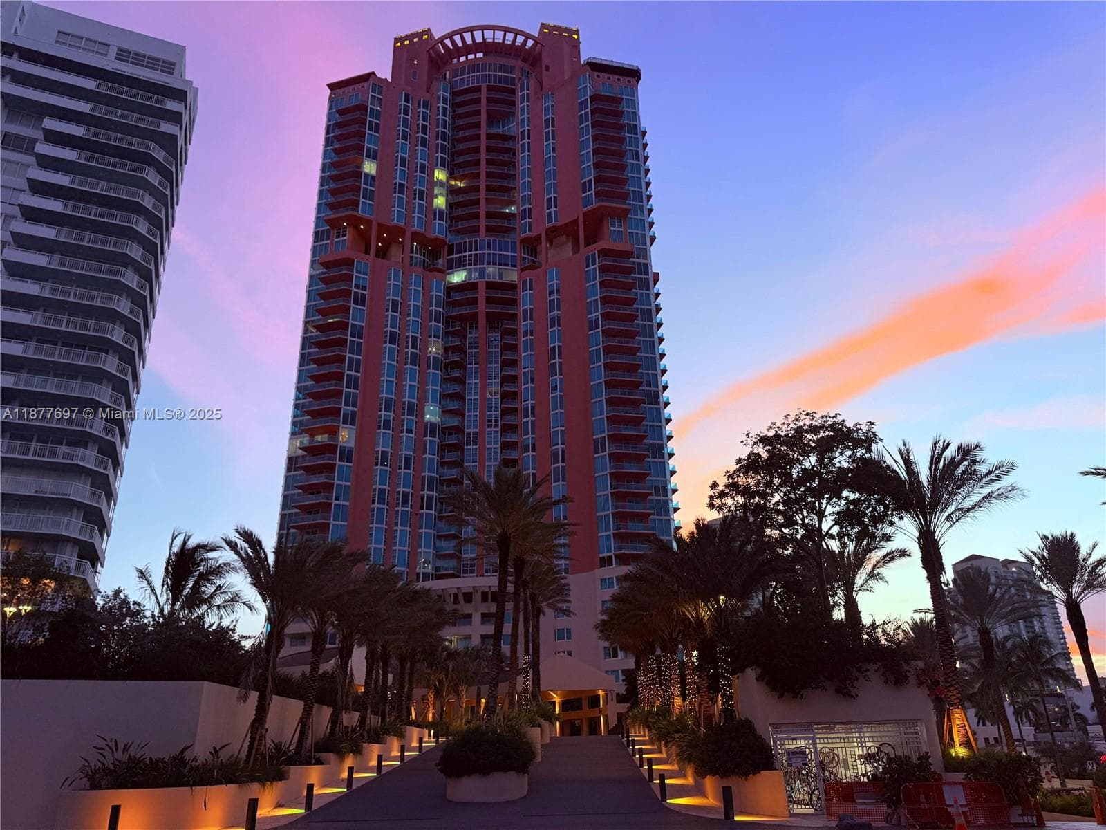 300 S Pointe Dr # 2806, Miami Beach FL 33139 — 65