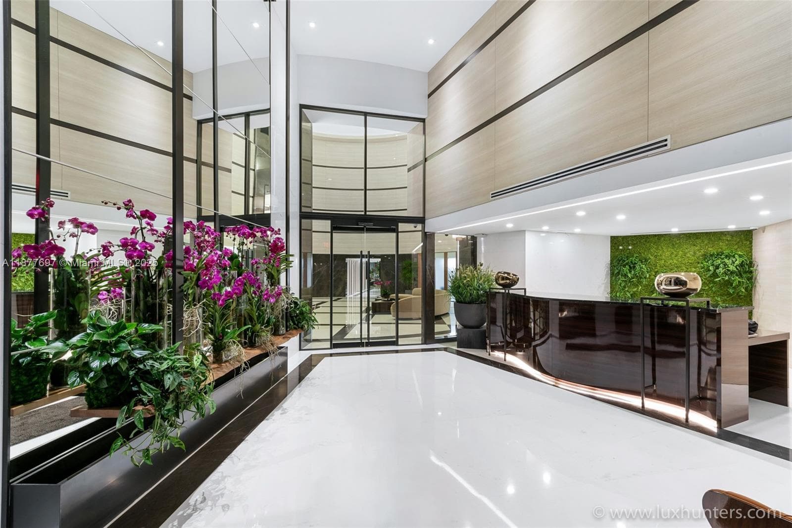 300 S Pointe Dr # 2806, Miami Beach FL 33139 — 14