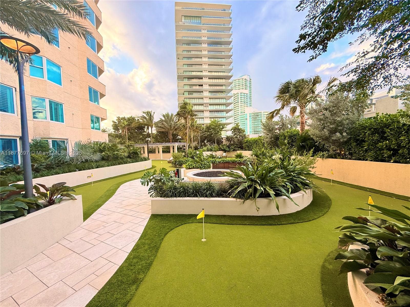 300 S Pointe Dr # 2806, Miami Beach FL 33139 — 45