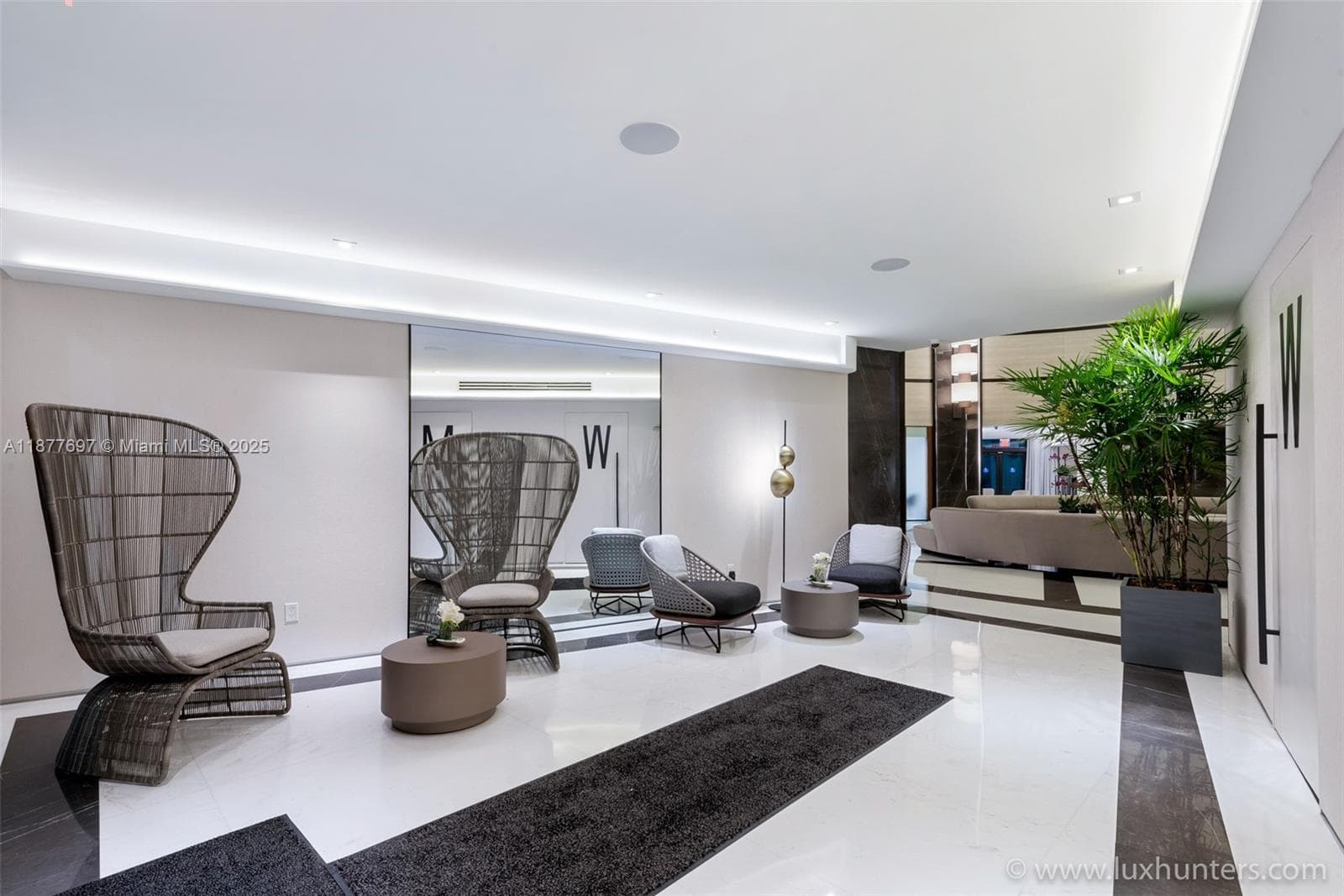 300 S Pointe Dr # 2806, Miami Beach FL 33139 — 19