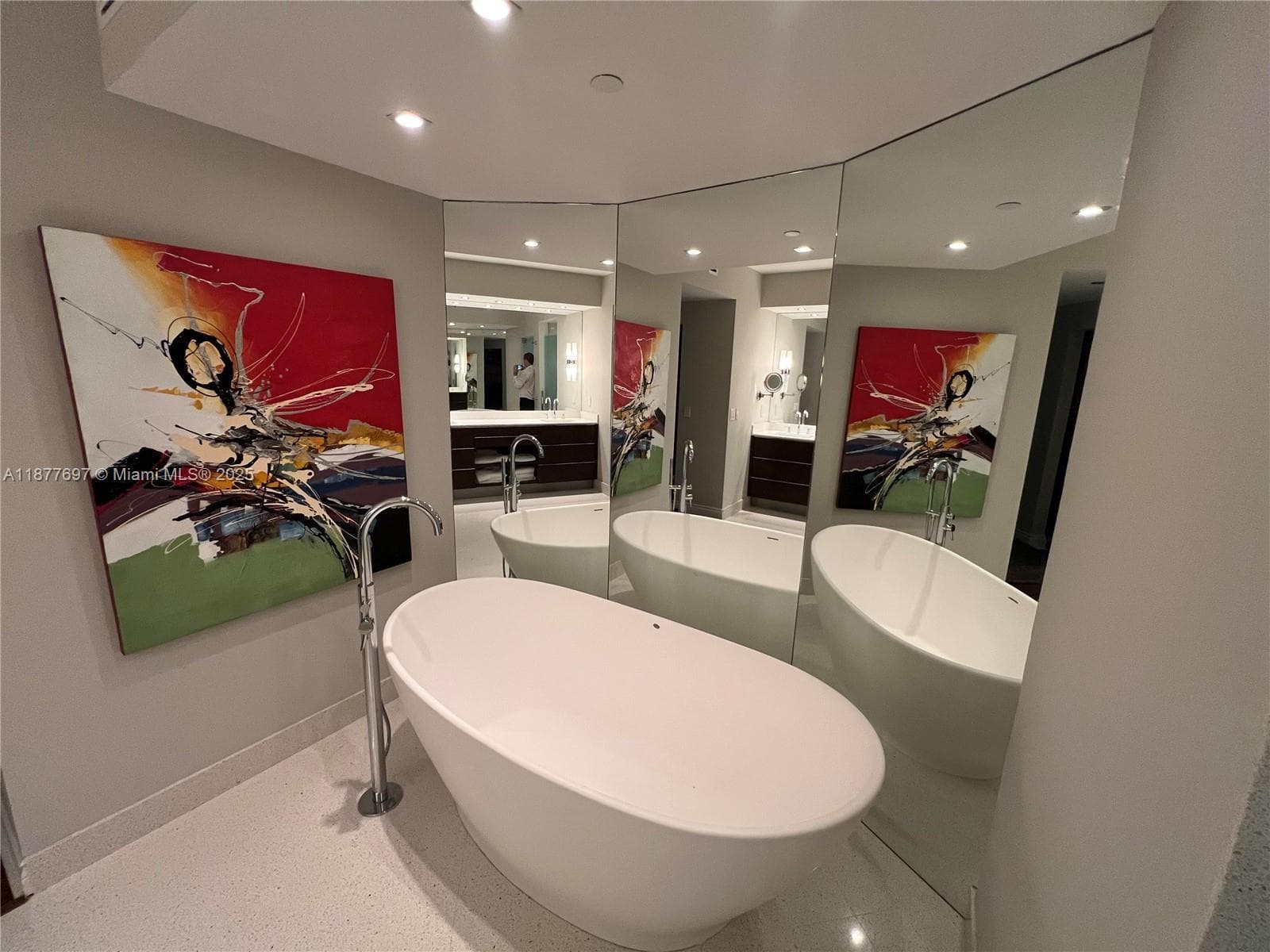 300 S Pointe Dr # 2806, Miami Beach FL 33139 — 8