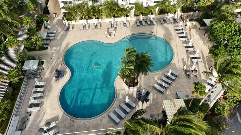 300 S Pointe Dr # 2806, Miami Beach FL 33139 — 25