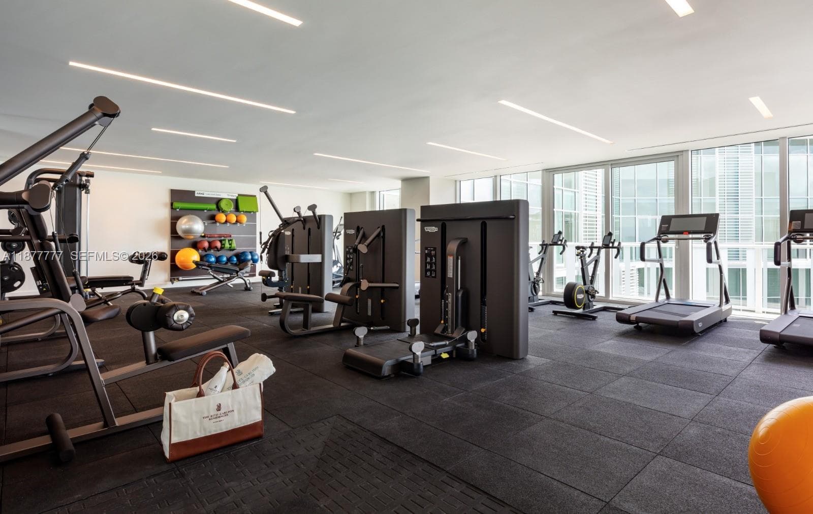 4701 N Meridian Ave # 512, Miami Beach FL 33140 — 47