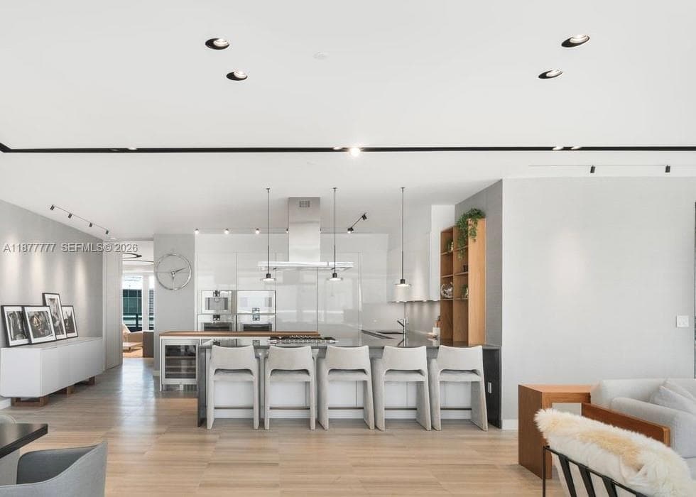 4701 N Meridian Ave # 512, Miami Beach FL 33140 — 5
