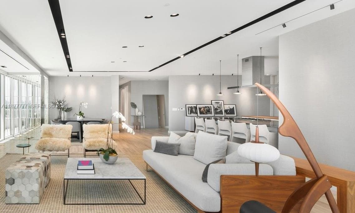 4701 N Meridian Ave # 512, Miami Beach FL 33140 — 4