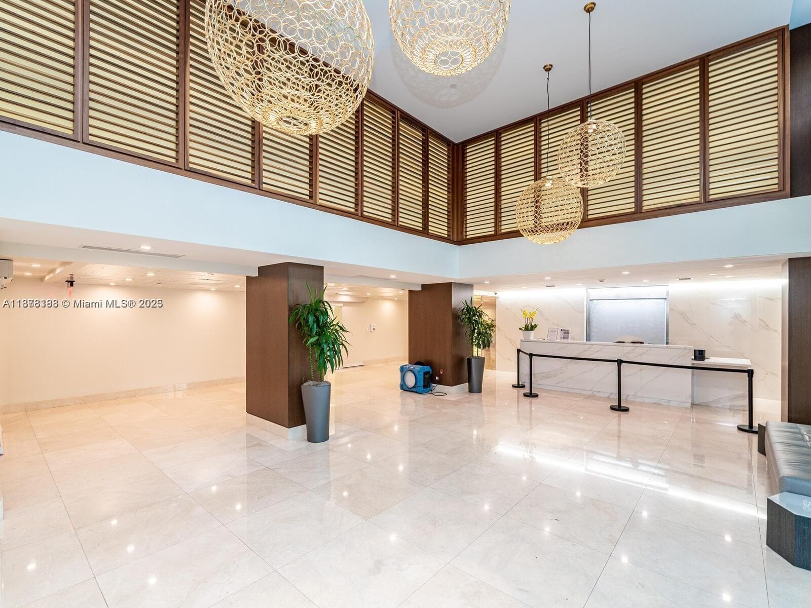 540 Brickell Key Dr # 811, Miami FL 33131 — 2