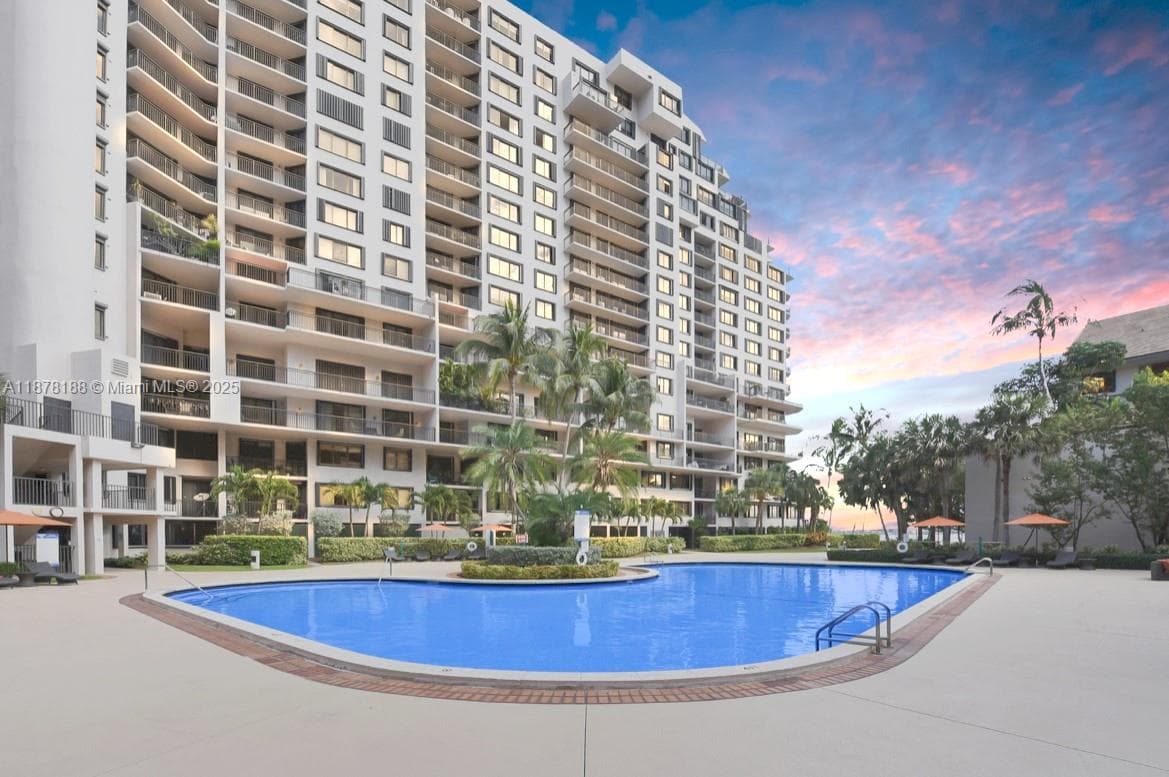 540 Brickell Key Dr # 811, Miami FL 33131 — 26