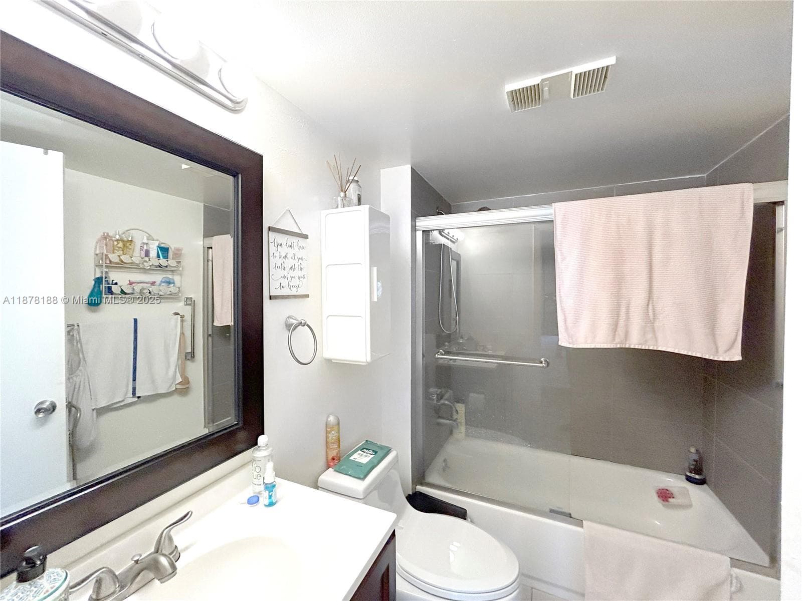 540 Brickell Key Dr # 811, Miami FL 33131 — 24