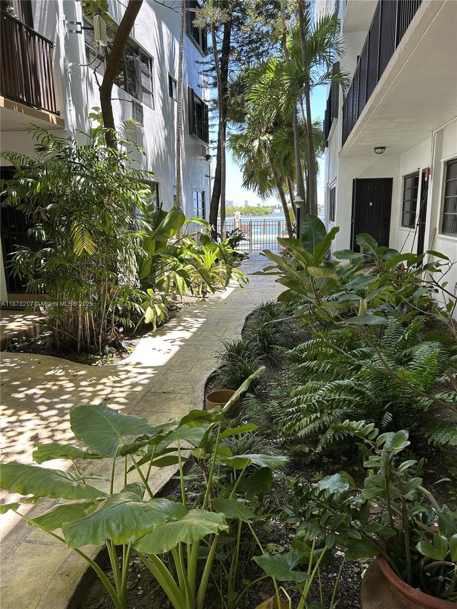 7845 NE Bayshore Ct # 20, Miami FL 33138 — 2
