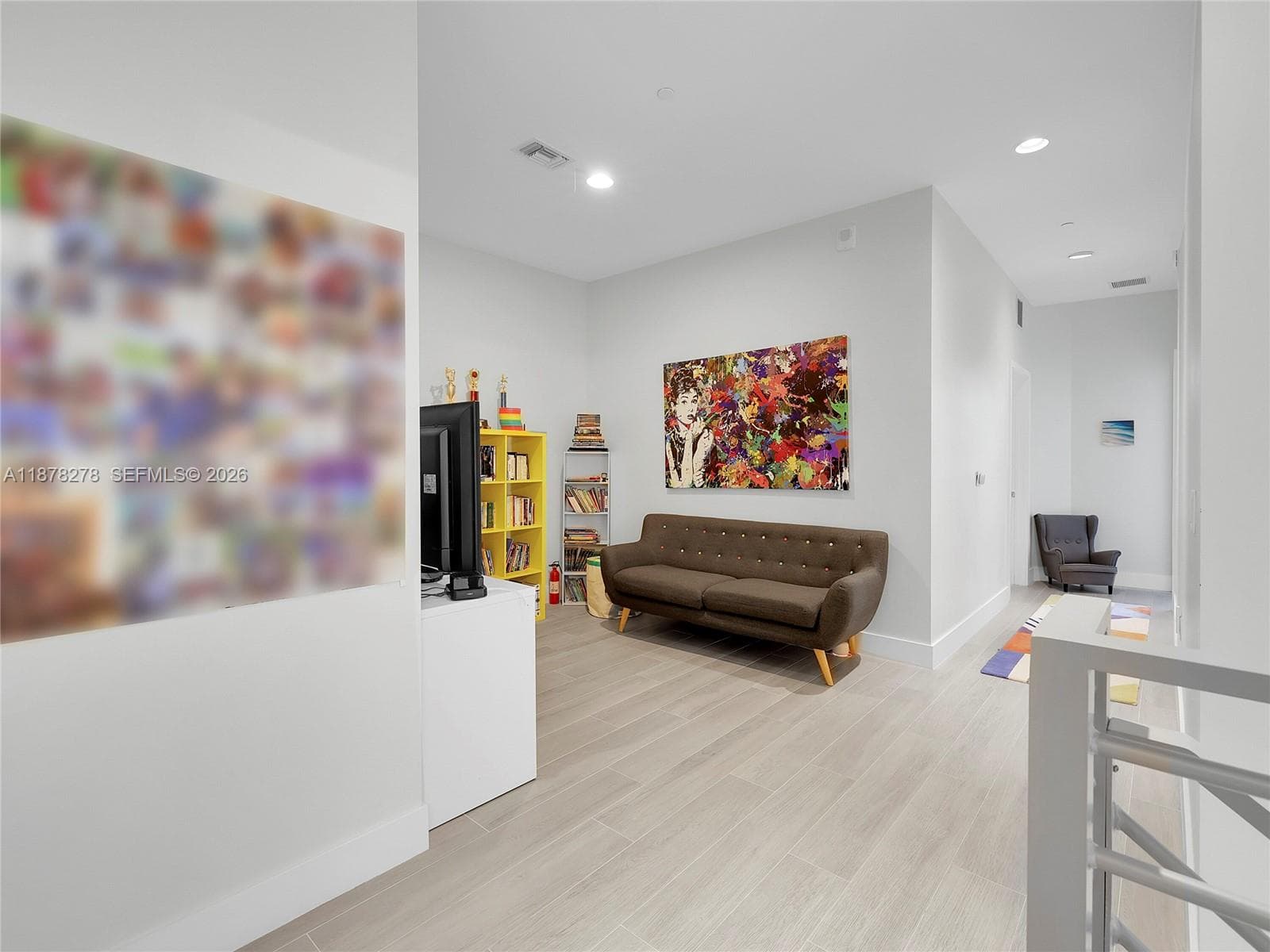 16385 Biscayne Blvd # 105, North Miami Beach FL 33160 — 13