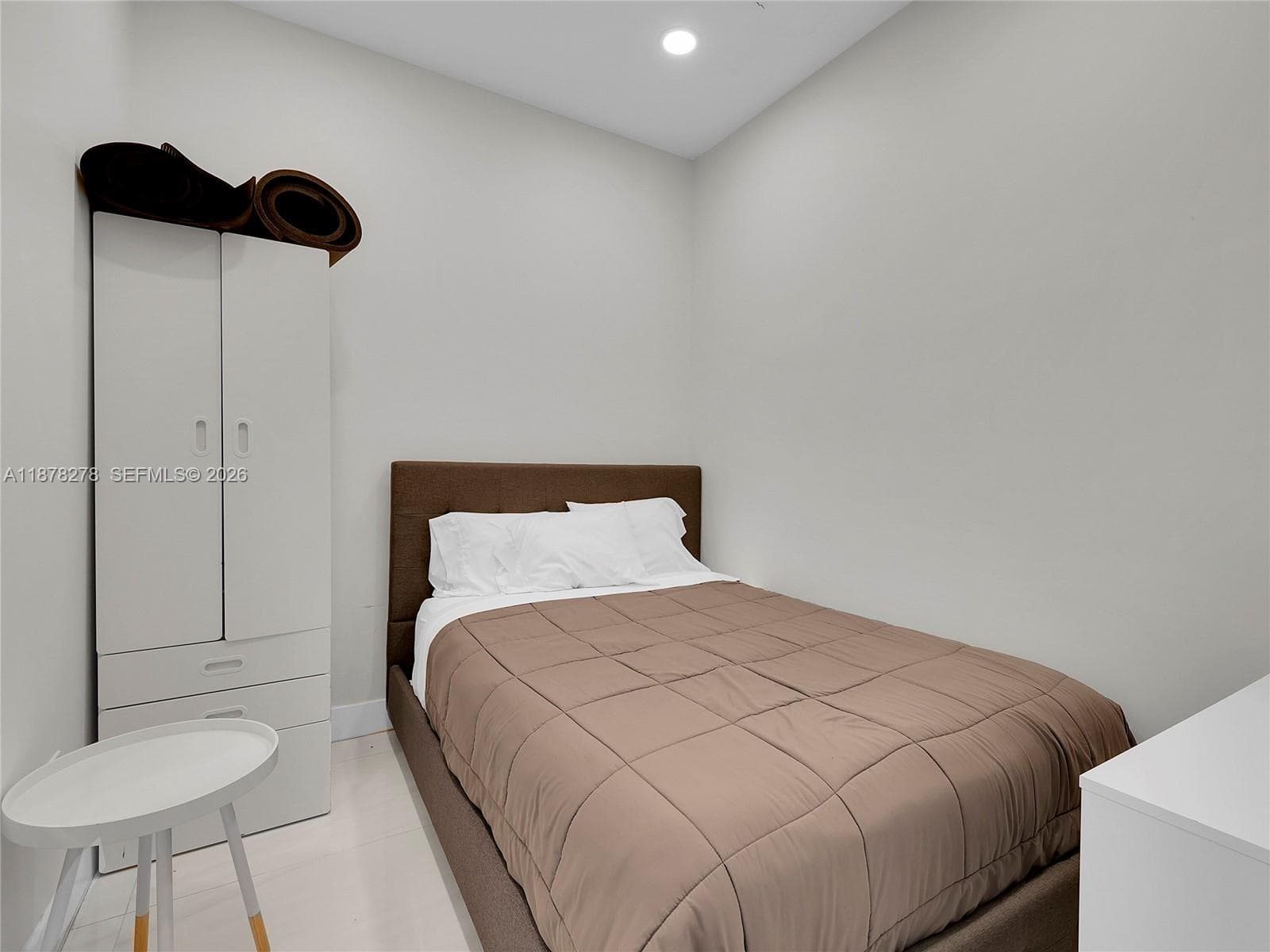 16385 Biscayne Blvd # 105, North Miami Beach FL 33160 — 16