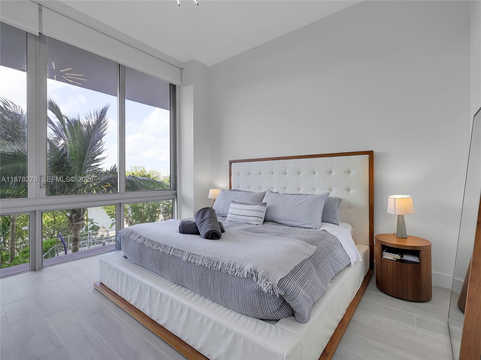 16385 Biscayne Blvd # 105, North Miami Beach FL 33160 — 20